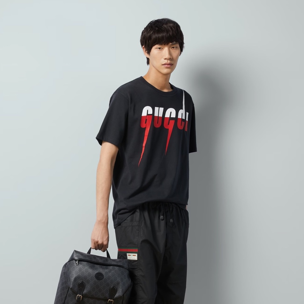 GUCCI T-SHIRT WITH GUCCI BLADE PRINT